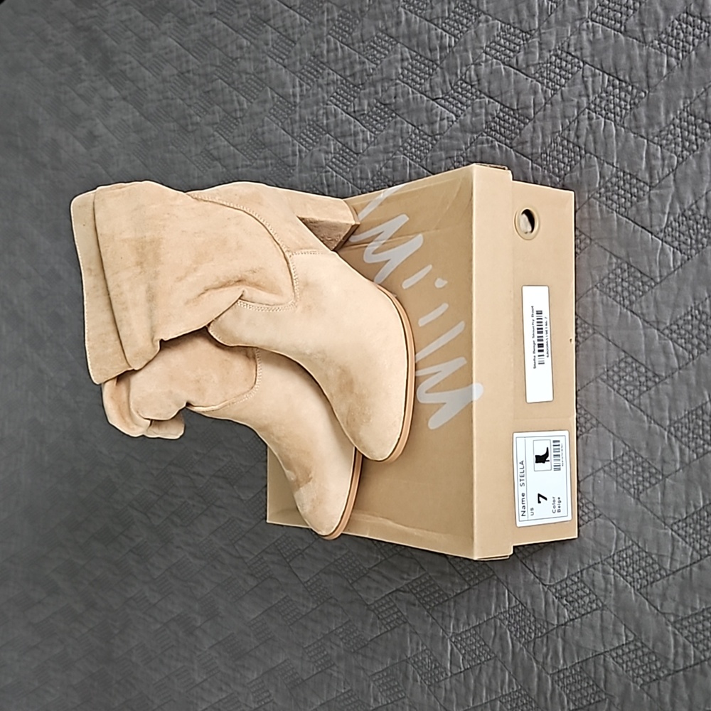 NWT Mi.iM Slouchy Booties